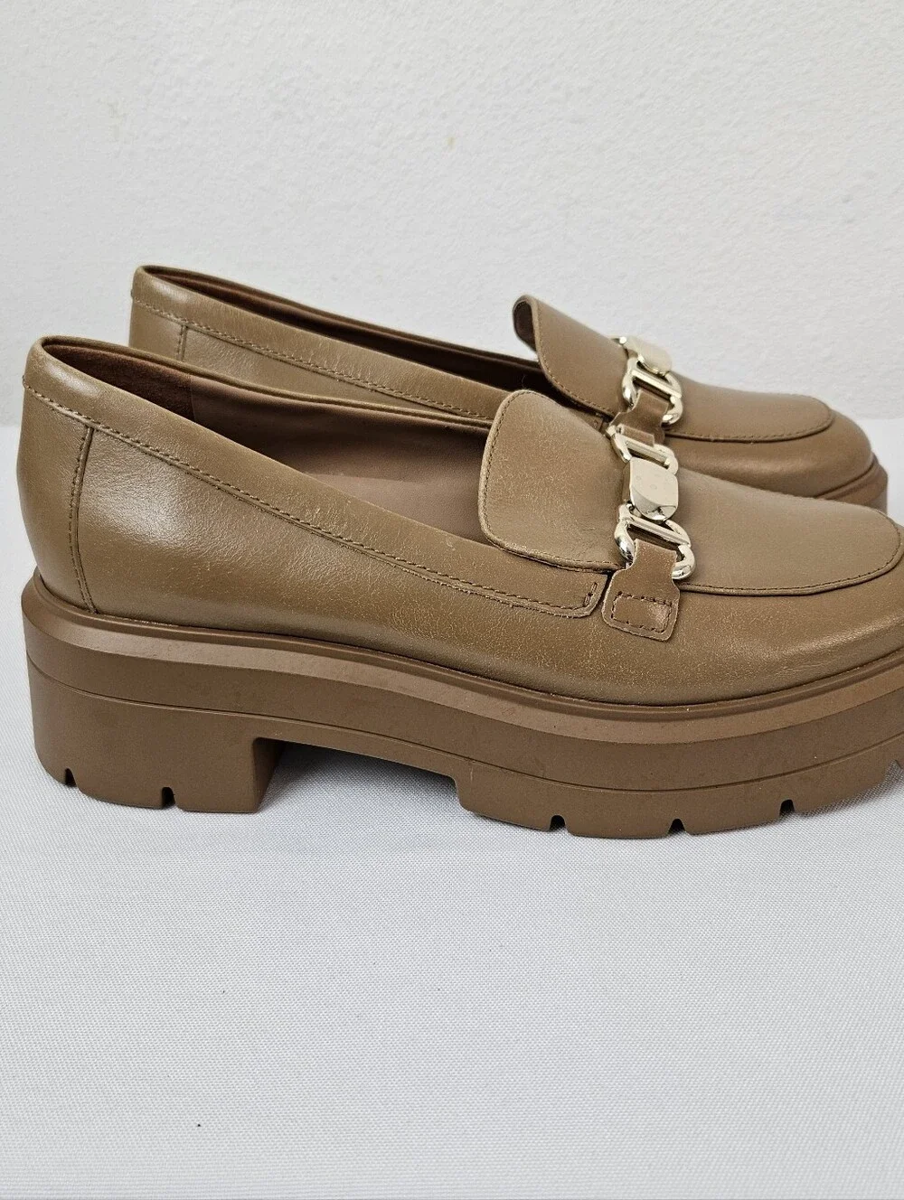 Naturalizer Women's Nina Lug Loafer  Tan Leather 7.5M